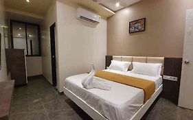 Bhiwandi Palace Hotel